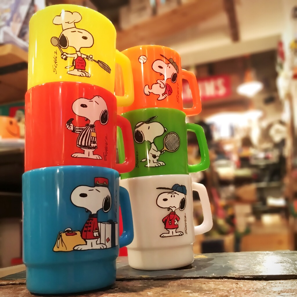 広島 雑貨屋 Peanuts ピーナッツ スヌーピー マグカップ 人気のスタッキングマグカップに スヌーピーが続々仲間入りだっ グッズカンパニー