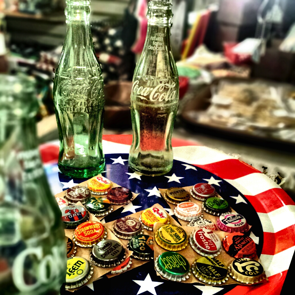 広島 雑貨屋 デッドストック マグネット 楽しいアメリカンな生活の作り方 デッドストックの王冠 ボトルキャップ がマグネットになりました グッズカンパニー