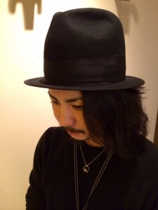 TALL HAT 着用