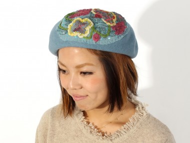 帽子通販専門店shappo online  CA4LA（カシラ）平面の花の変化 ベレー 着用