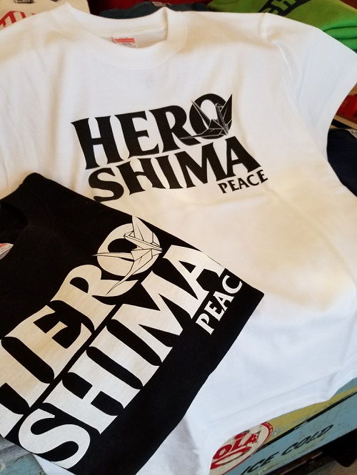 HEROSHIMA PEACE TEE 広島の夏はこれで決まり！ 広島を拠点に活躍するグラフィックアーティスト CAY ART TRICKSさんデザインのHEROSHIMA PEACE Tシャツです！