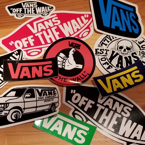 VANSのデッドストックステッカー！ 色んな物に貼って、自分だけのマイカスタムを楽しんでください！！