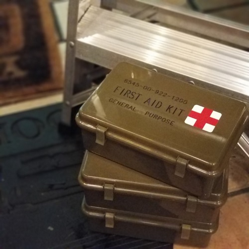 U.S.ARMY FIRSTAID KIT BOX アメリカ軍のファーストエイド キットボックス。魅せる収納にぴったりの男前な救急箱です！
