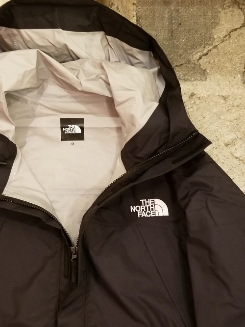 THE NORTH FACE DOT SHOT JACKETノースフェイスの定番防水ハードシェルといえばドットショットジャケット！アウトドアでも街中でも活躍します！