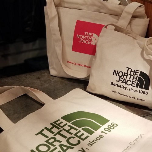 THE NORTH FACE ノースフェイスから人気のオーガニックコットンのバッグが再入荷！ デイリーにもアウトドアシーンにも使えて便利なバッグたちです！
