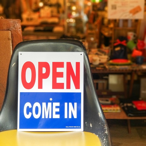 広島のアメリカン雑貨屋 アメリカのお店でよく見かける「オープン」と「~時に戻ります」のサイン。お店の方はもちろん、ご自宅やガレージでアメリカンな雰囲気作りに最適!