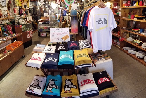 広島のアメリカン雑貨屋 夏に向けて、とりあえずはやっぱり、Tシャツでしょ☺ チャムスやノースフェイス、パタゴニアなど夏を楽しくするTシャツが揃ってます！！