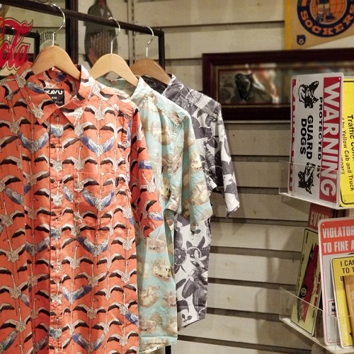 広島のKAVU カブー 正規取扱店 The Jam 鮮やかな柄がカブーらしい半袖シャツ。フラミンゴやカーキャンプ、シトラス。夏気分を盛り上げてくれますね☀