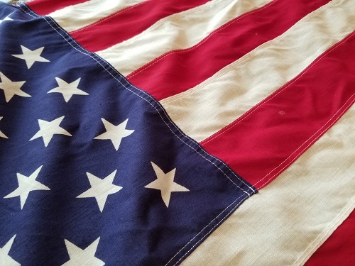 広島のアメリカン雑貨屋 おうち時間をもっと楽しく☺ アメリカ好きならグッとくる！ヴィンテージの星条旗。プリントではなく縫い合わせて作られていて雰囲気抜群！