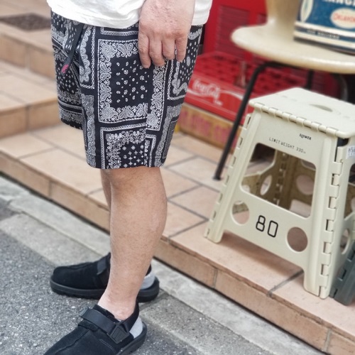 広島のアメリカン雑貨屋 バンダナ柄が目を惹くグラミチのショーツ。夏の人気素材ストレッチウェザーで清涼感のある穿き心地！