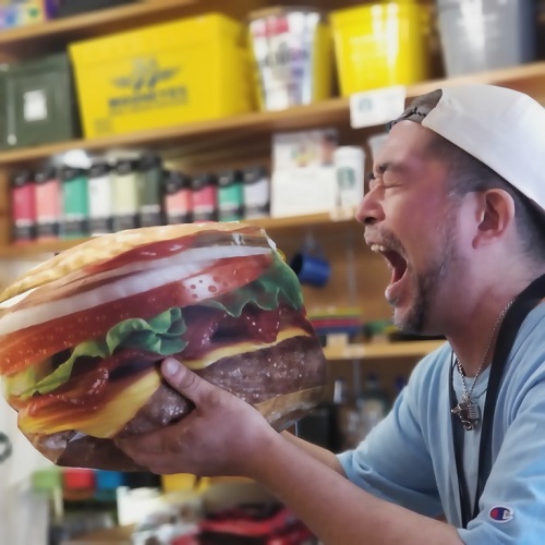 広島のアメリカン雑貨屋 今日はハンバーガーの日！無類のハンバーガー好きに送るビッグでリアルなハンバーガークッション！！