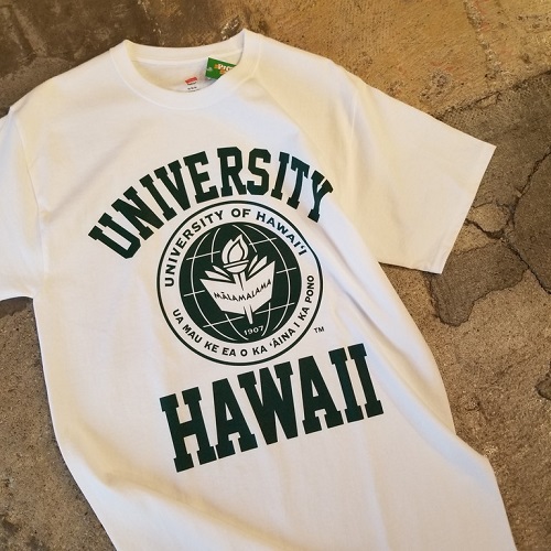 広島のアメリカン雑貨屋 UNIVERSITY OF HAWAII ハワイ大学のオフィシャルTシャツ。ハワイ好き、カレッジ物好きの方にぜひ！