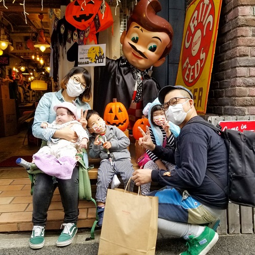 広島のアメリカン雑貨屋 ハロウィンイベントにご家族で参加して頂いたお客様！お子さんはハロウィンイベント初体験！たくさん楽しんでくださいね！！