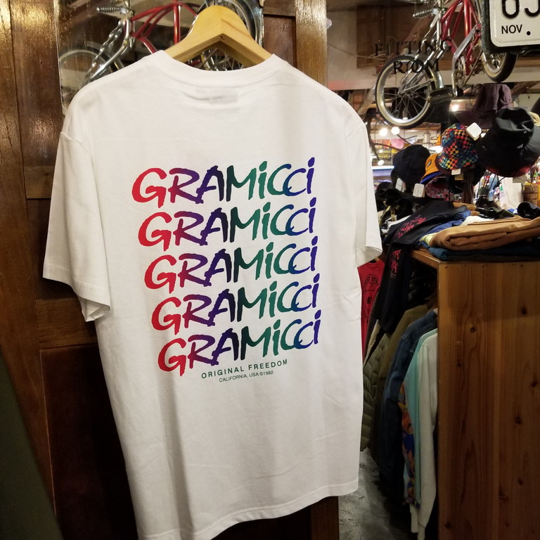 広島のアメリカン雑貨屋 グラミチ スタックド Tシャツ。背中のグラデーションプリントがGOOD！！