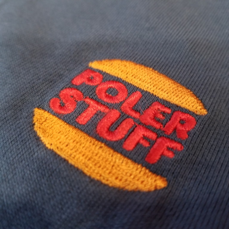 広島のアメリカン雑貨屋 POLeR OUTDOOR STUFF ポーラーの新作Tシャツ。某ハンバーガーチェーンのロゴのパロディが楽しいTシャツです！