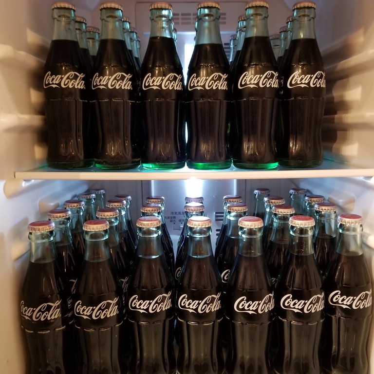 広島のアメリカン雑貨屋 ボトルコカ・コーラ補充完了！コーラが美味しい季節が始まります！！