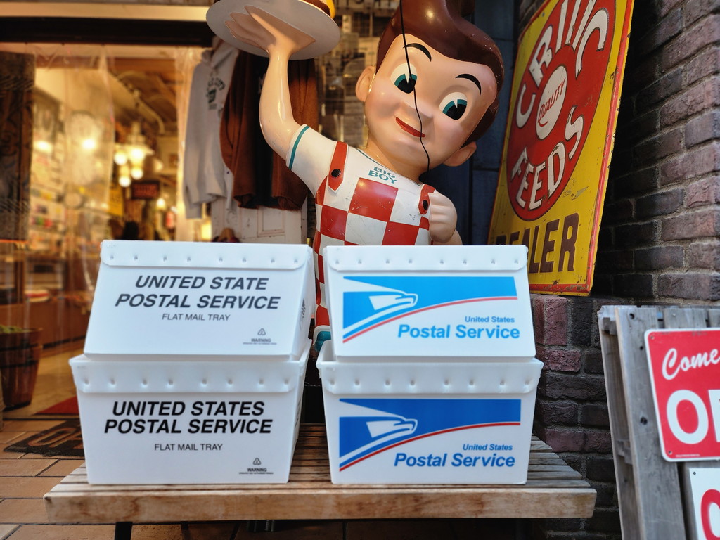 広島のアメリカン輸入雑貨屋 U.S.POSTAL SERVICE アメリカの郵便局で使用されているボックスです。見せる収納にばっちり！！