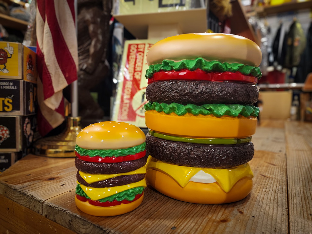 広島のアメリカン雑貨屋 ハンバーガー大好き！ハンバーガースツールと貯金箱！