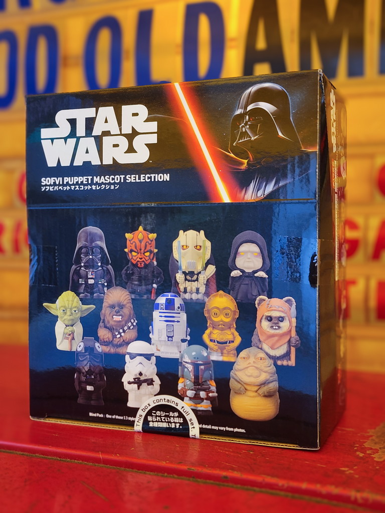 広島のアメリカン雑貨屋 スターウォーズのソフビパペット！何が出るかはお楽しみ！！大人買い用の全13種コンプリートボックスもあります！