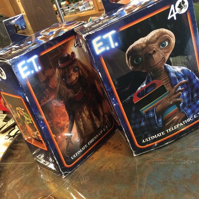 広島のアメリカン輸入雑貨屋 E.T.アクションフィギュア入荷しました。リアルに定評のあるNECA社製です！