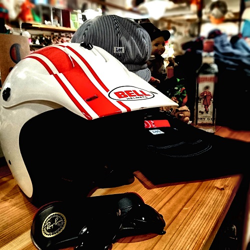 広島 雑貨屋 バイク好きには定番のBELL（ベル）のヘルメットはいかがですか？