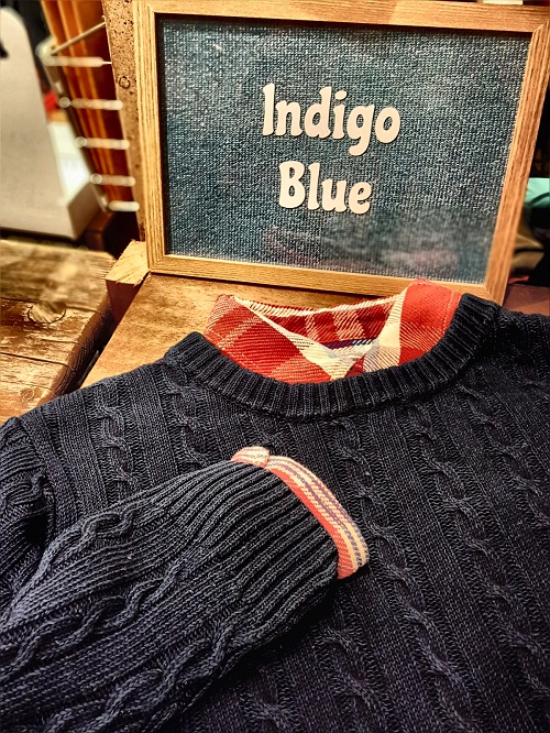 インディゴ染めの風合いがGOODなケーブル編みクルーネックセーター。雑貨株式会社、定番インディゴ染めシリーズのNEW FACEです！