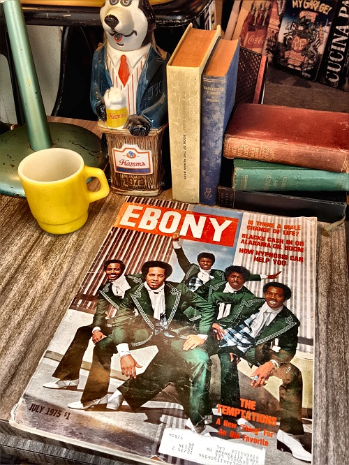 ｢EBONY｣アフリカ系アメリカ人をフィーチャーしたアメリカの雑誌。1975年7月はTHE TEMPTATIONSが表紙で激渋です！！