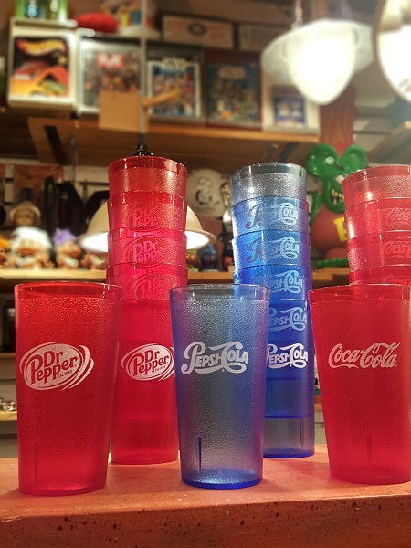 アメリカの炭酸飲料メーカーがずらり！！ コカ・コーラ、ペプシ、ドクターペッパーのプラスチックタンブラーが揃いました！！